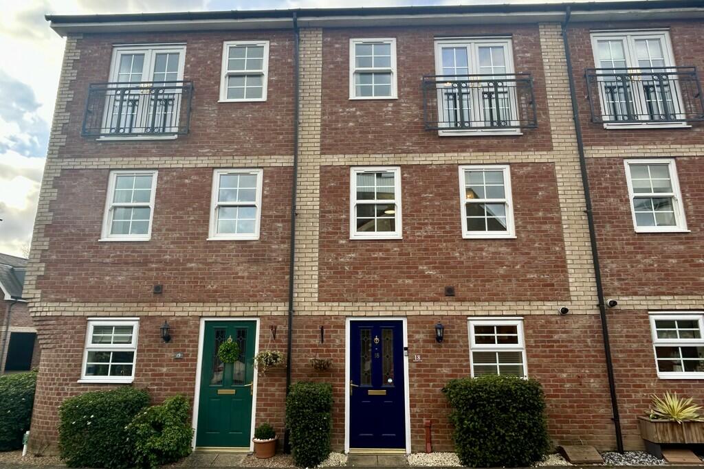 3 bedroom town house for sale in Theobalds Close, Long Melford, CO10