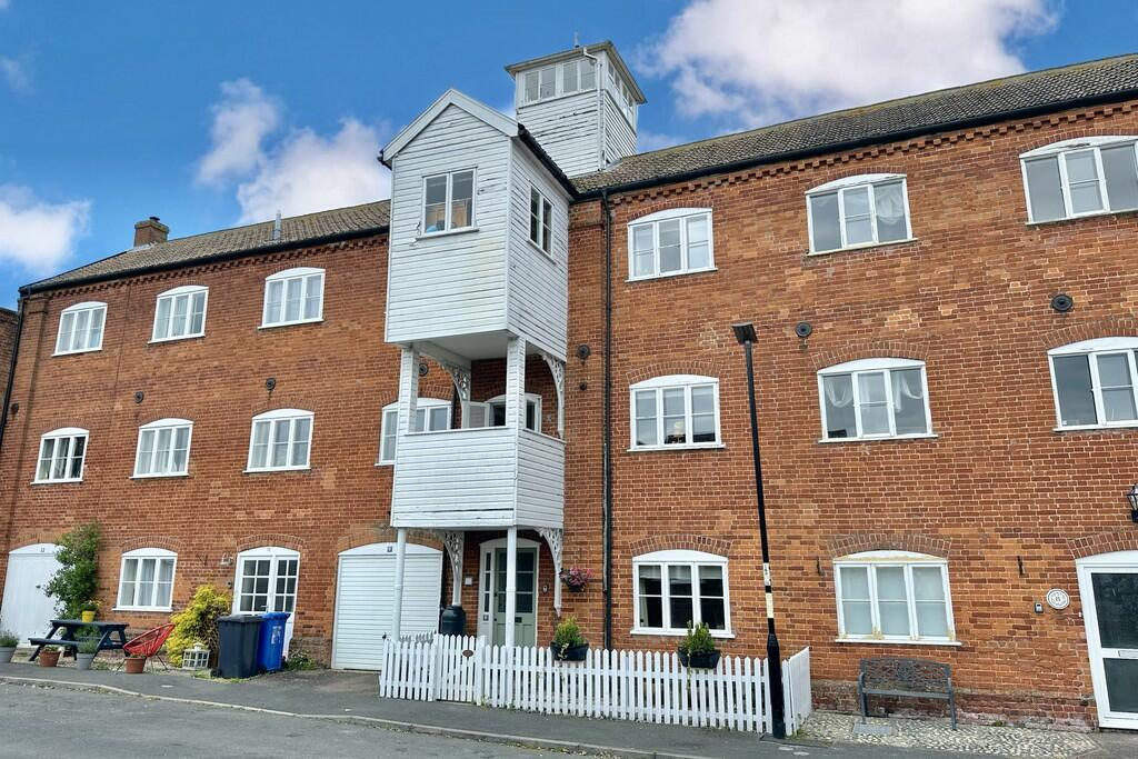 4 bedroom town house for sale in Ropers Court, Lavenham, CO10