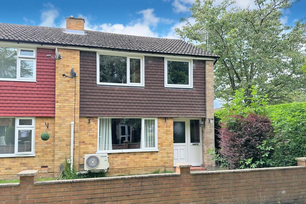 3 bedroom semidetached house for sale in Nursery Road, Great Cornard, CO10