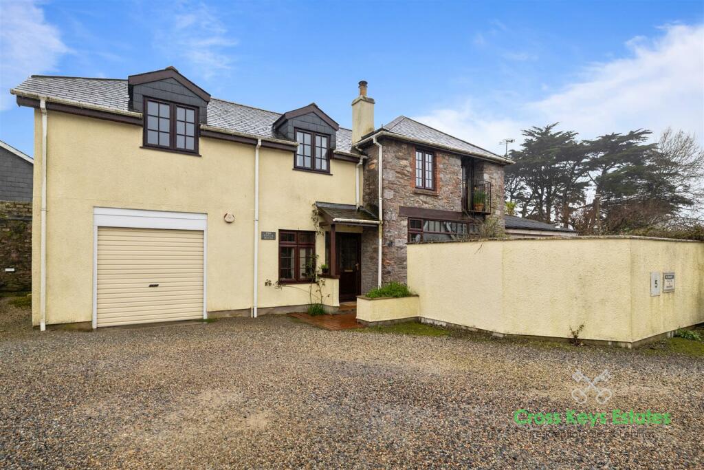 4 bedroom detached house for sale in Mannamead Road, Mannamead, PL3