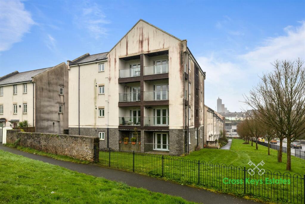 2 bedroom apartment for rent in Monroe Gardens, Pennycomequick, PL3