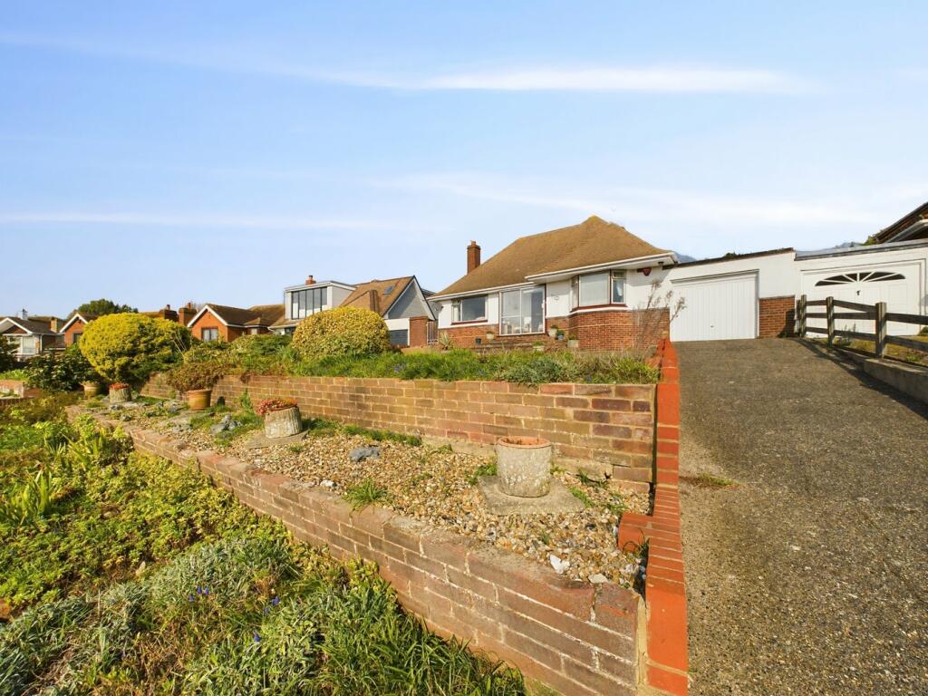 2 bedroom detached bungalow for sale in Dumpton Park Drive, Broadstairs