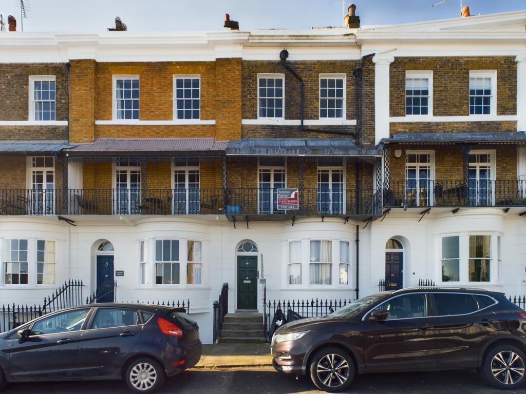 Main image of property: 18 Royal Road, Ramsgate, CT11