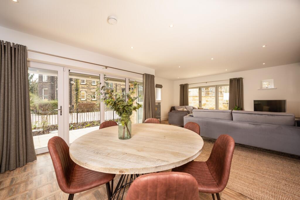 Main image of property: The Coach House, 2 Tetley Gate, Headingley, Leeds, LS6 4FE