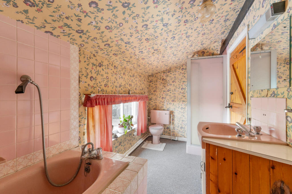 Additional property image - Rye Hill, Harlow, Essex, CM18