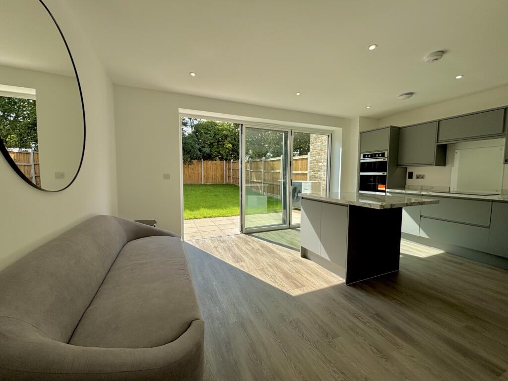 Additional property image - Oakview Walk, Harlow, Essex, CM18