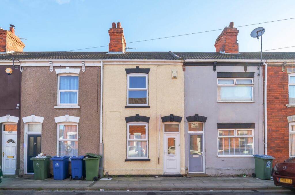 3 bedroom terraced house for sale in Weelsby Street, Grimsby