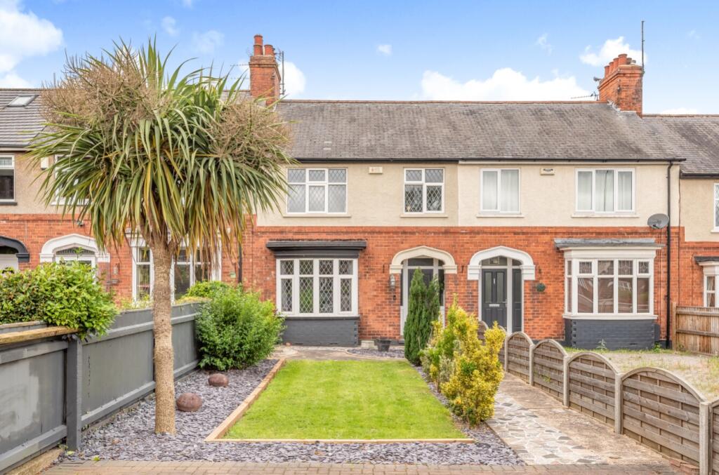 3 bedroom terraced house for sale in Scartho Road, Grimsby