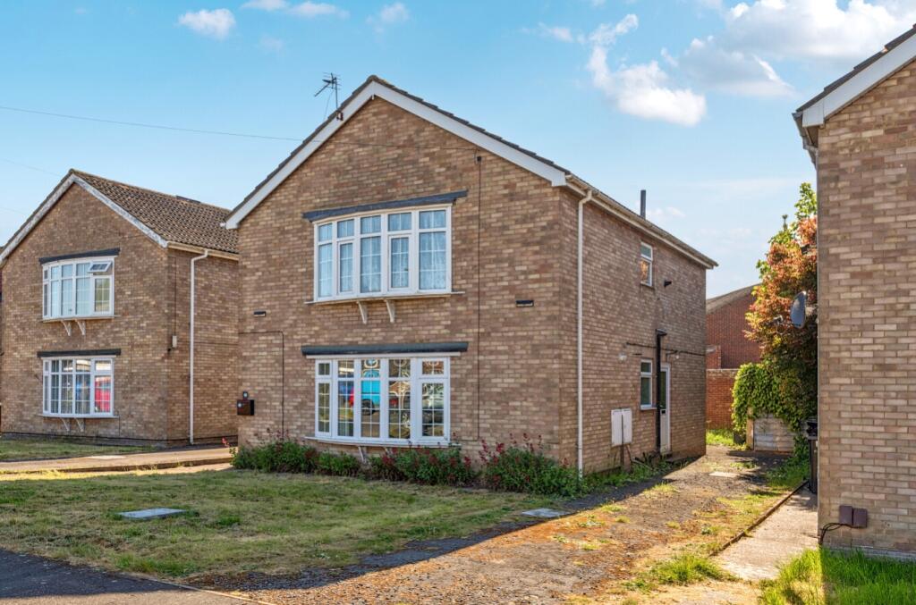 Main image of property: Picksley Crescent, Holton-le-Clay, Grimsby, Lincolnshire, DN36