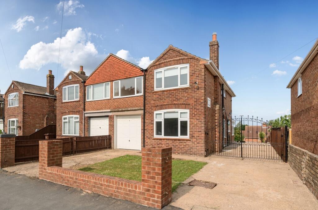 4 bedroom semi-detached house