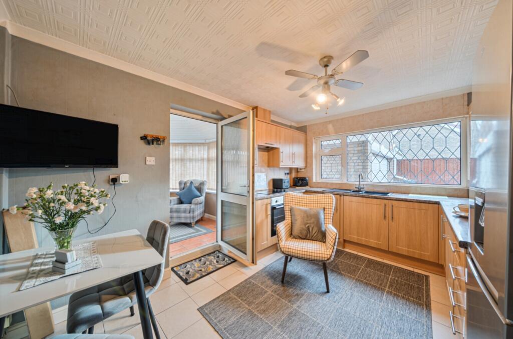 Main image of property: Pretymen Crescent, New Waltham, Grimsby, Lincolnshire, DN36