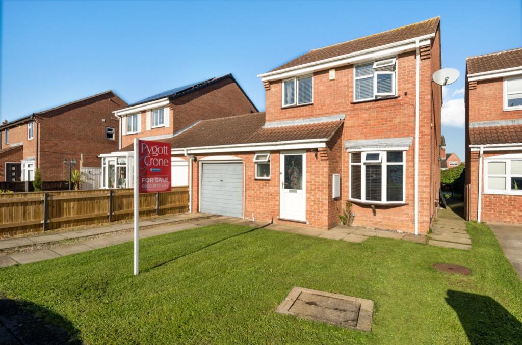 3 bedroom link detached house for sale in Oban Court, Immingham