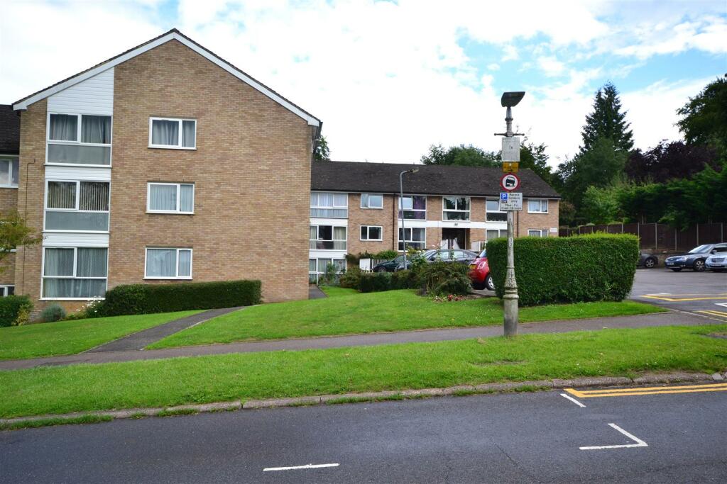 2 bedroom apartment for rent in Grenville Court, Blacketts Wood Drive