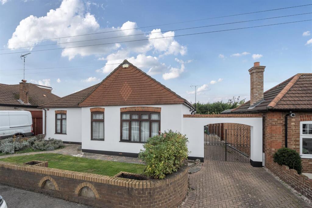 Main image of property: Elm Avenue, Watford