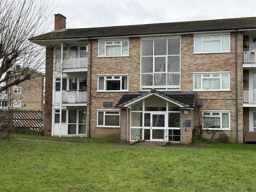 Main image of property: Grove Crescent, Croxley Green