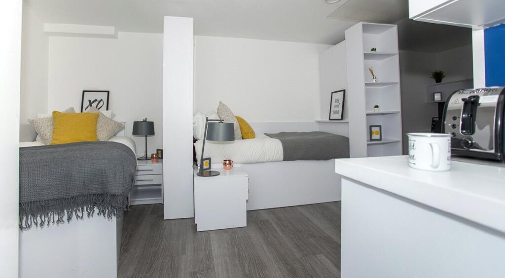 Main image of property: The Pavement, Popes Lane, London, W5