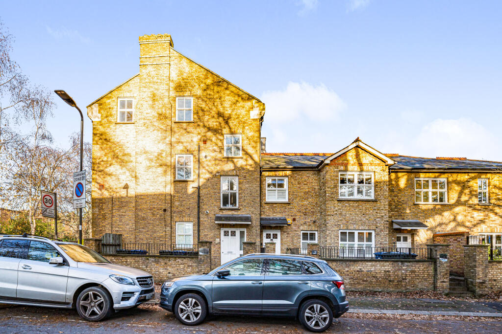 Main image of property: Hanger Lane, London, W5