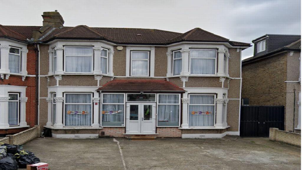 4 bedroom house for sale in Elgin Road, Seven Kings, IG3