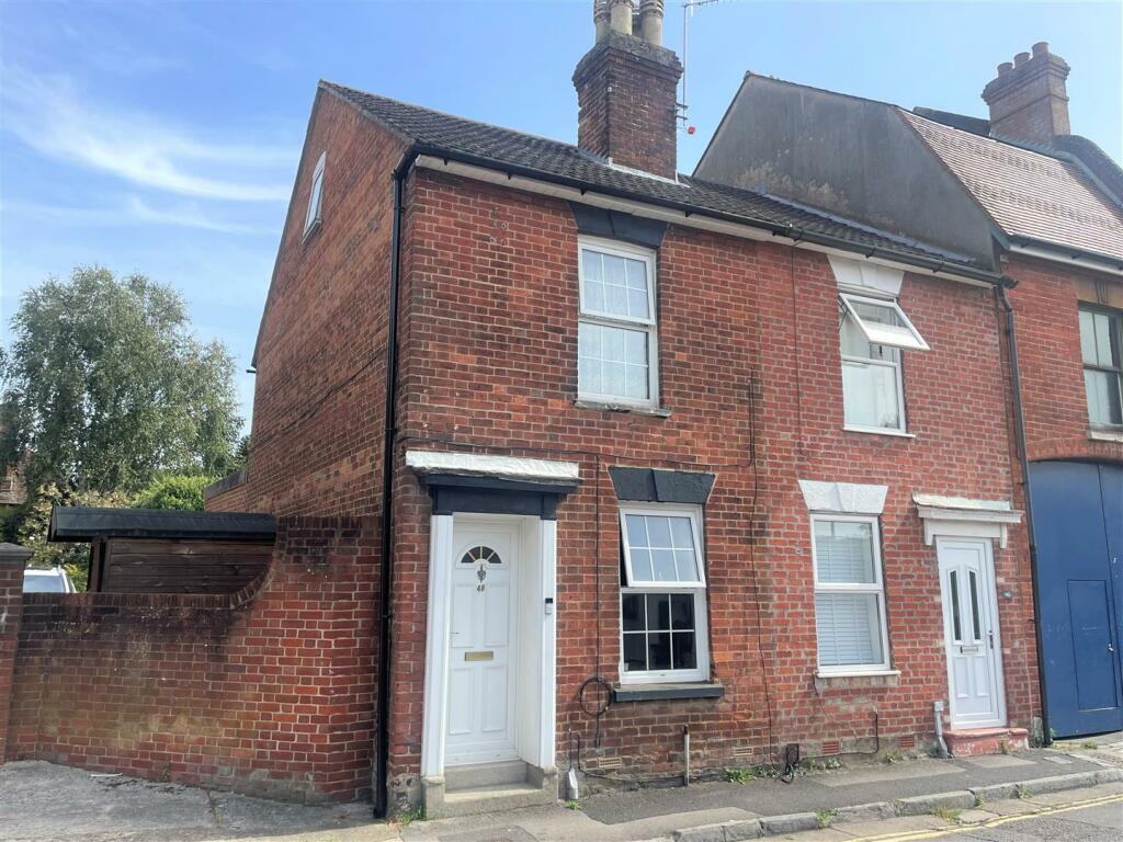 2 bedroom end of terrace house for sale in Rollestone Street, Salisbury