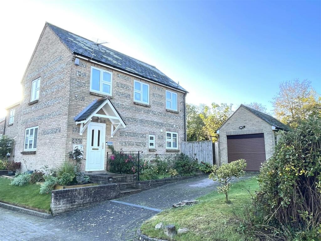 3 bedroom semidetached house for sale in Foyles Mead, Wylye