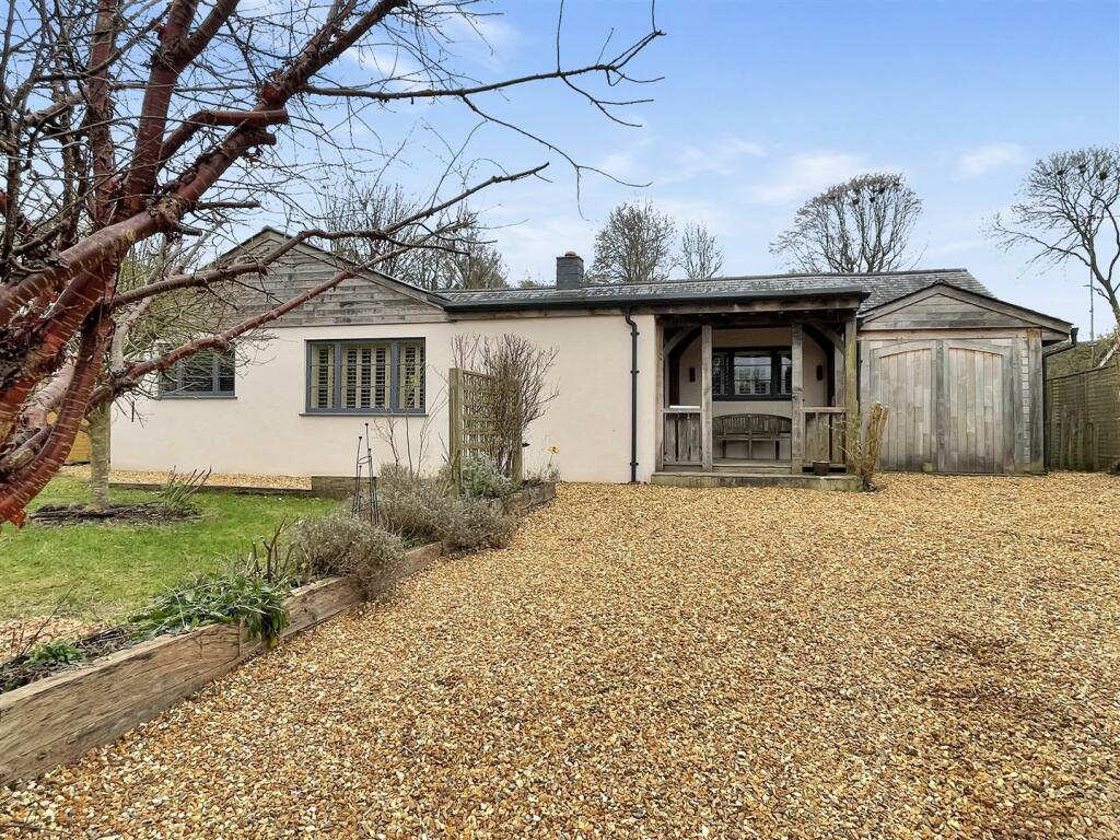 5 bedroom detached bungalow for sale in Wylye Road, Hanging Langford
