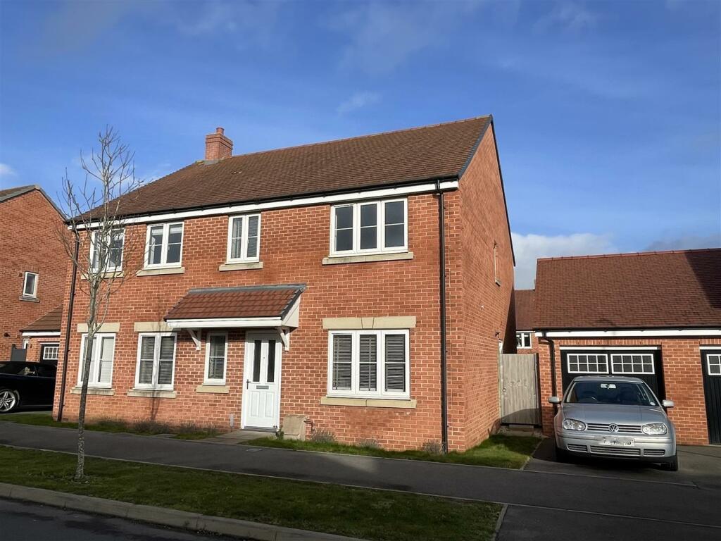 5 bedroom detached house for sale in Coberley Drive, Salisbury, SP2