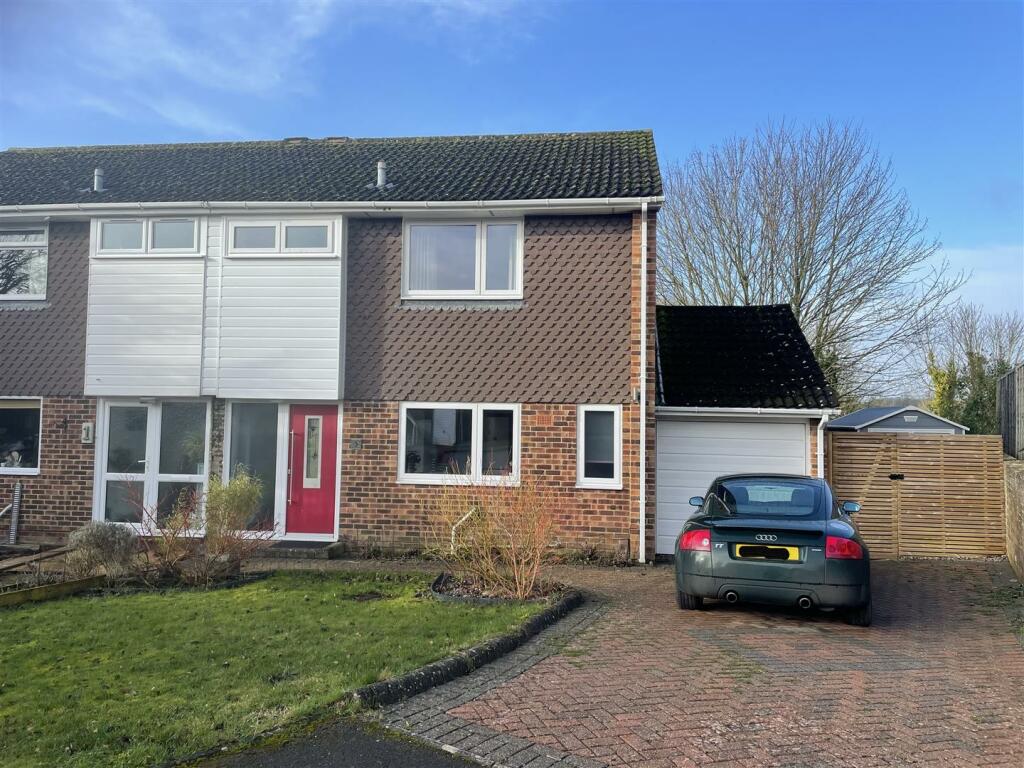 3 bedroom semidetached house for sale in The Limes, Porton, Salisbury, SP4