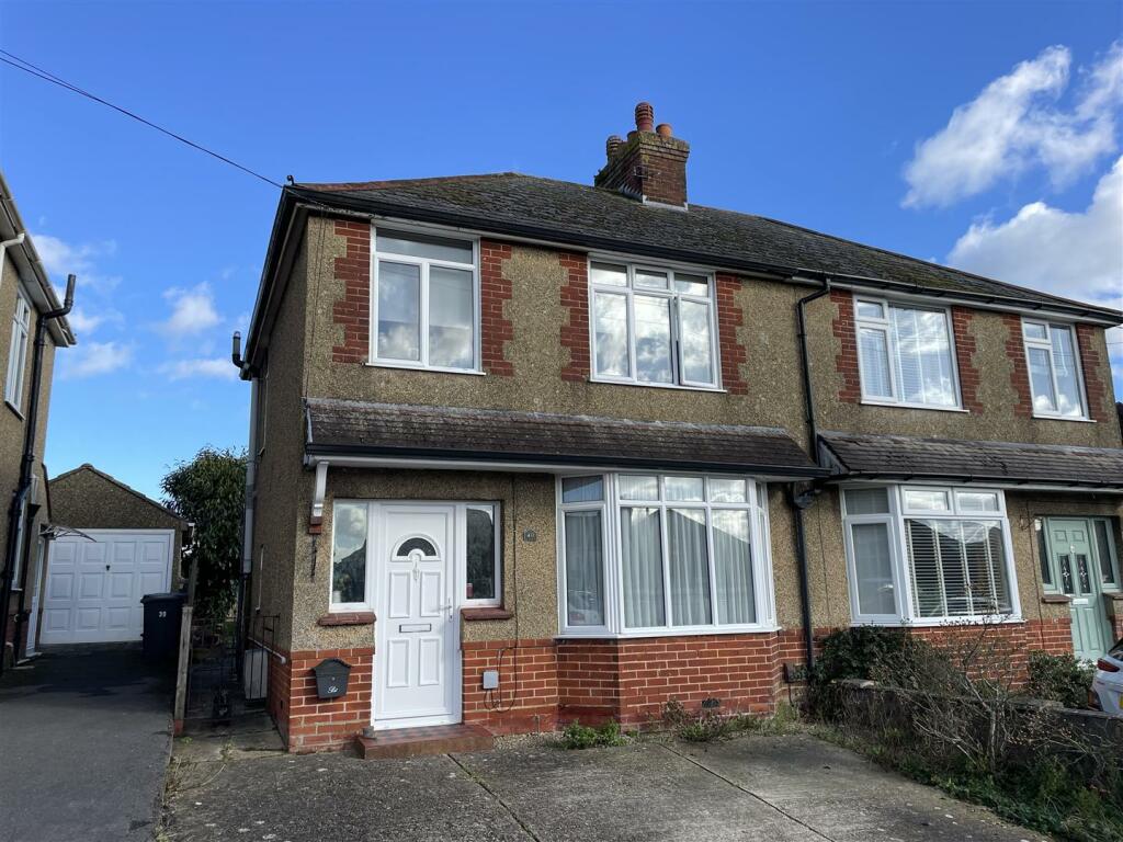 3 bedroom semidetached house for sale in Queen Mary Road, Salisbury, SP2