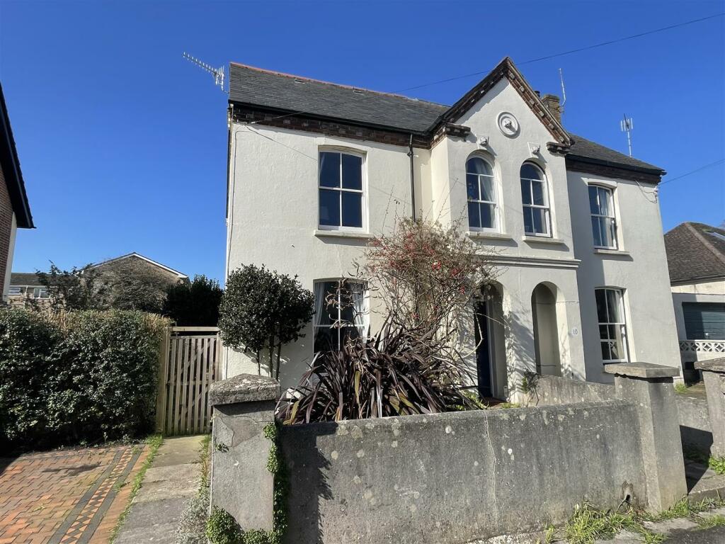 3 bedroom semidetached house for sale in Gorringe Road, Salisbury, SP2