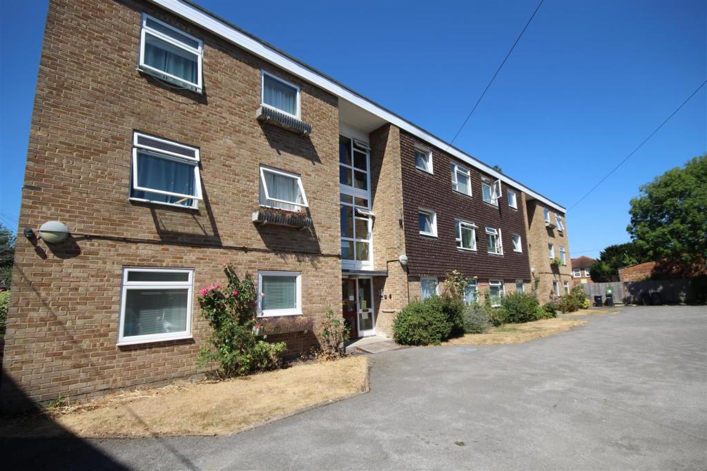 2 bedroom flat for sale in Friary Lane, Salisbury, SP1