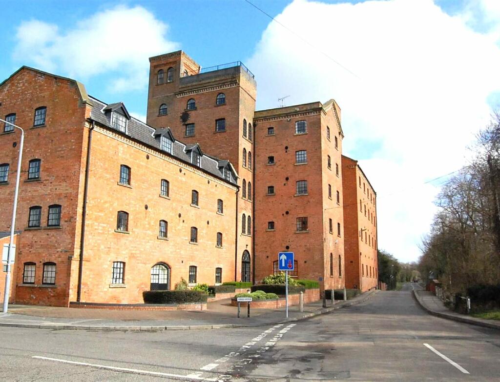 1 bedroom apartment for rent in Greet Lily Mill, Station Road