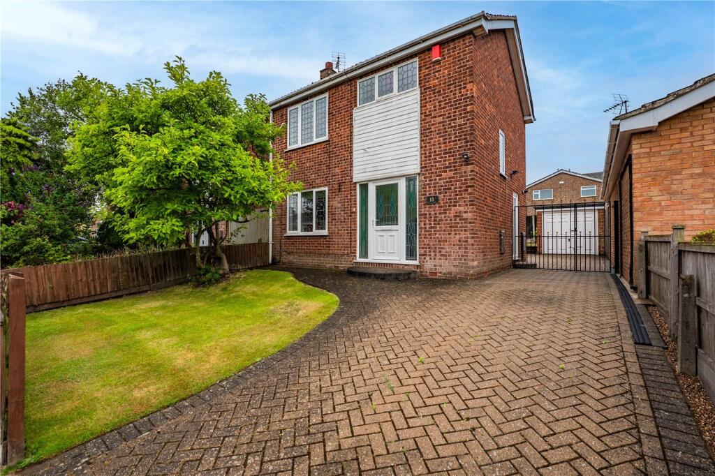 Main image of property: Castleton Close, Ravenshead, Nottingham, Nottinghamshire, NG15