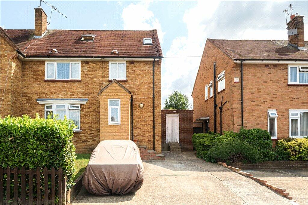 4 bedroom semidetached house for sale in Broadwater Gardens, Harefield