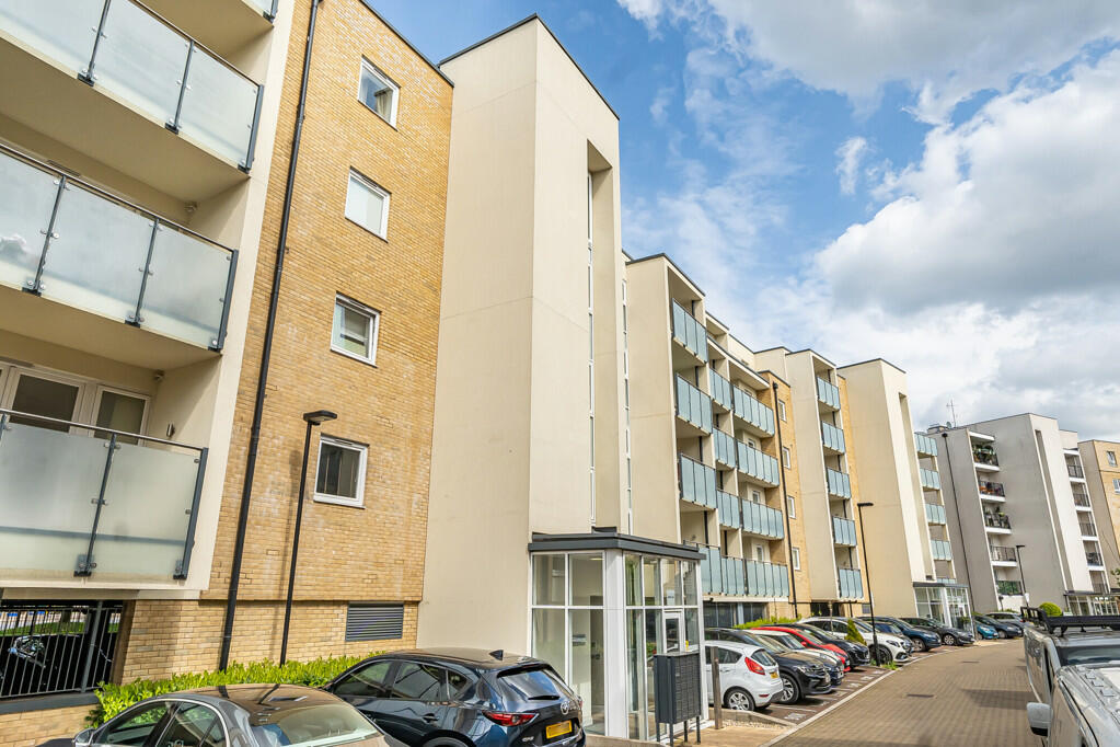 2 bedroom apartment for sale in Perkins Gardens, Ickenham, Uxbridge, UB10