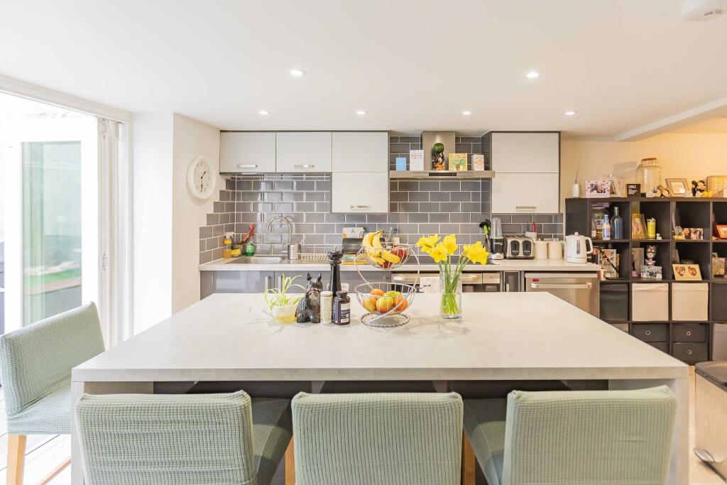 Additional property image - Dean Lane, Southville, Bristol