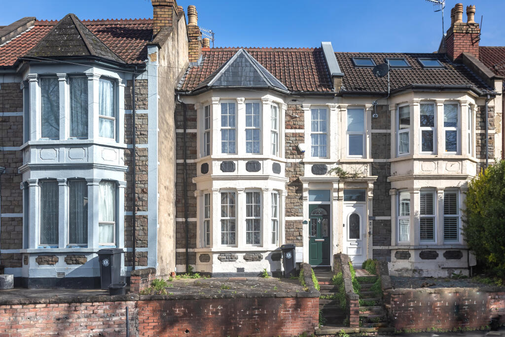 3 bedroom terraced house for sale in St Johns Lane, Bedminster, Bristol