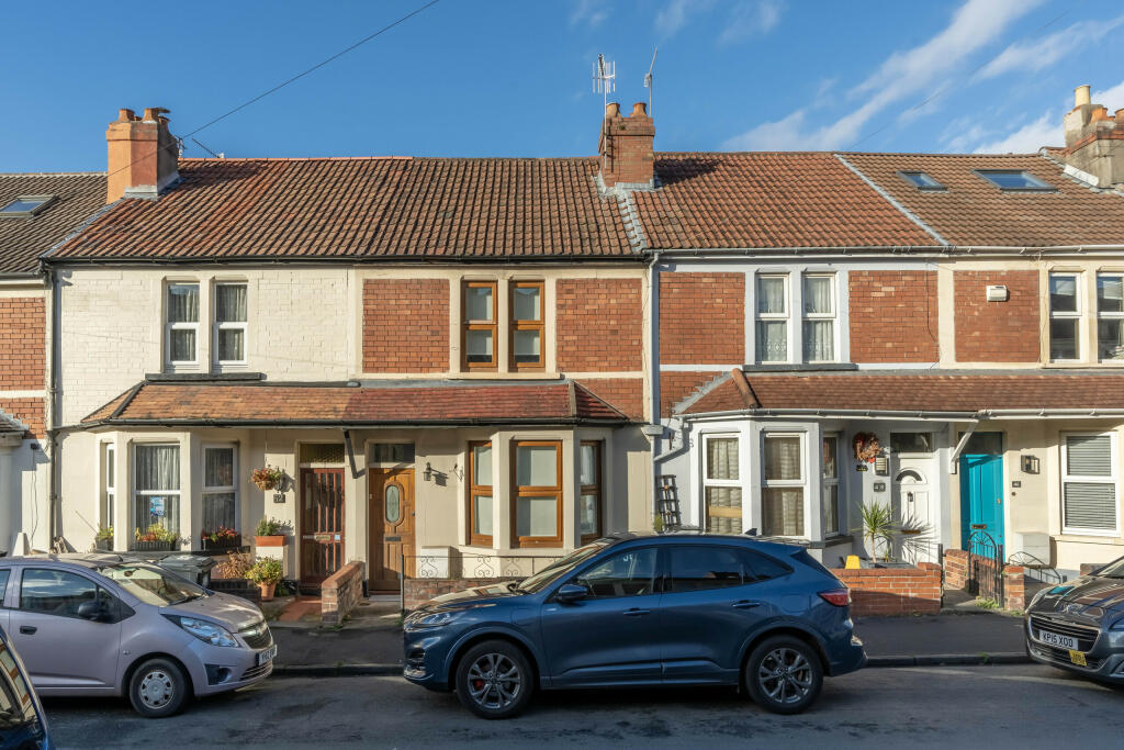 3 bedroom terraced house for sale in Foxcote Road, Ashton, Bristol, BS3