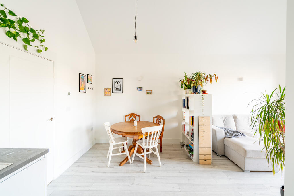 Additional property image - Lombard Place, Brook Hill, Southville, Bristol