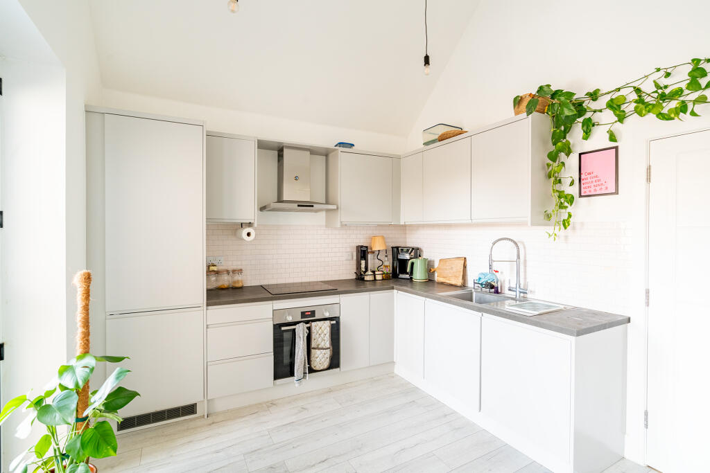 Additional property image - Lombard Place, Brook Hill, Southville, Bristol