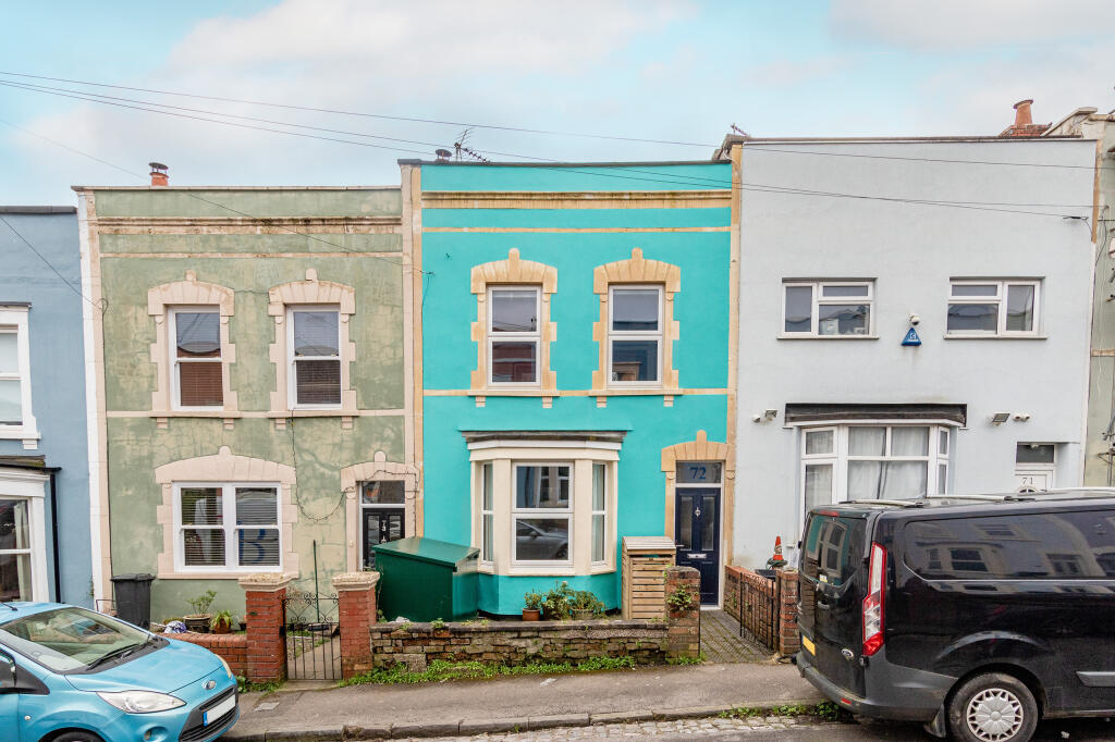3 bedroom terraced house for sale in Hill Street, Totterdown, Bristol, BS3