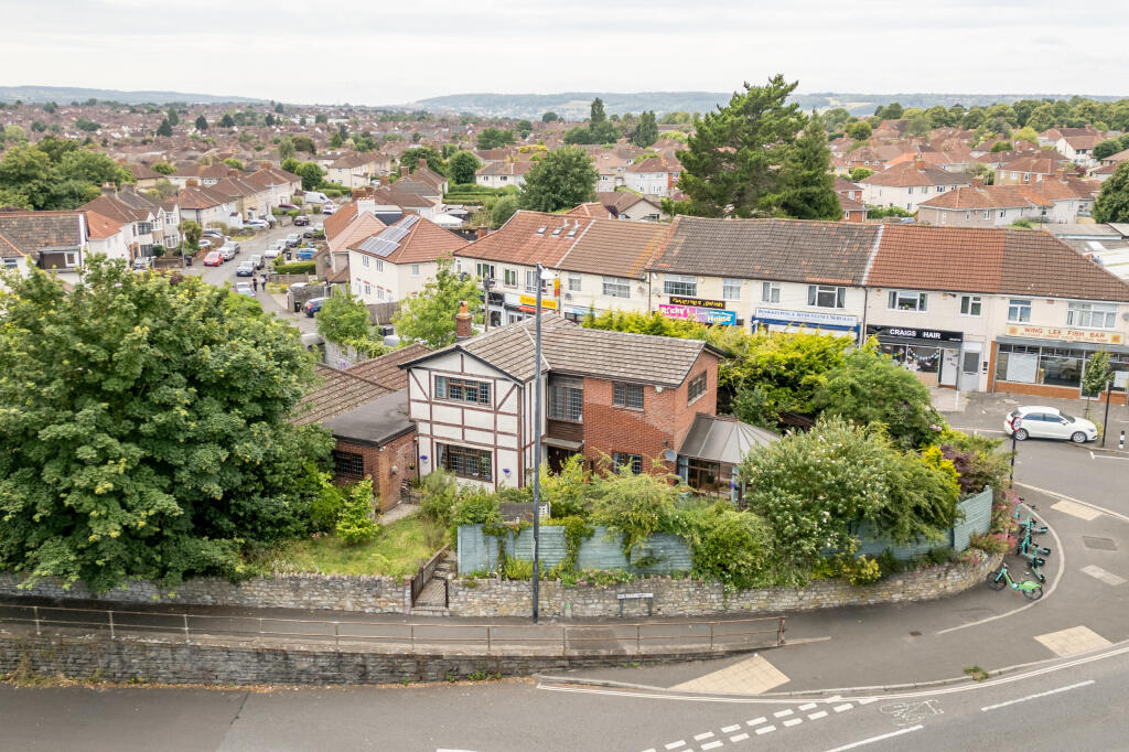 3 bedroom detached house for sale in Broadfield Road, Knowle, Bristol, BS4
