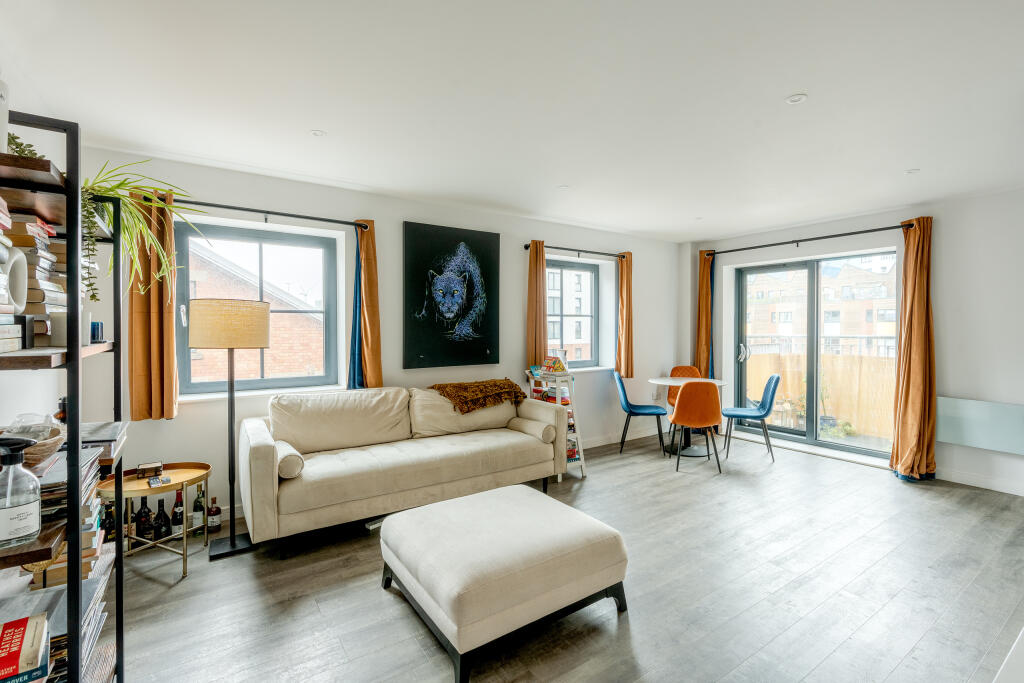 Additional property image - The Piazza, Paintworks, Bristol