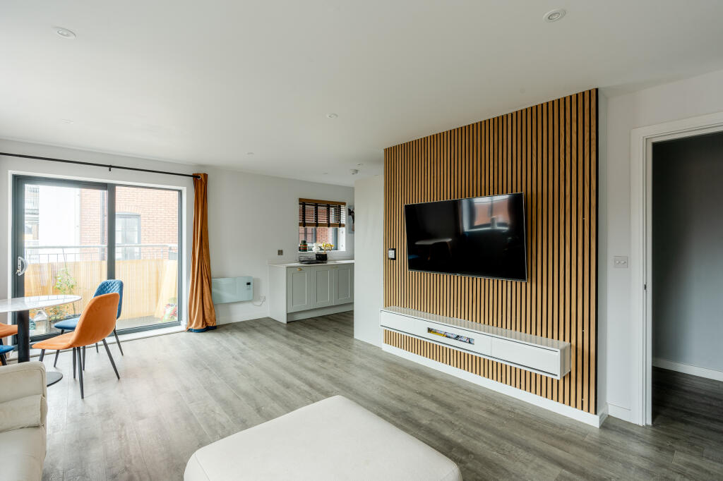 Additional property image - The Piazza, Paintworks, Bristol