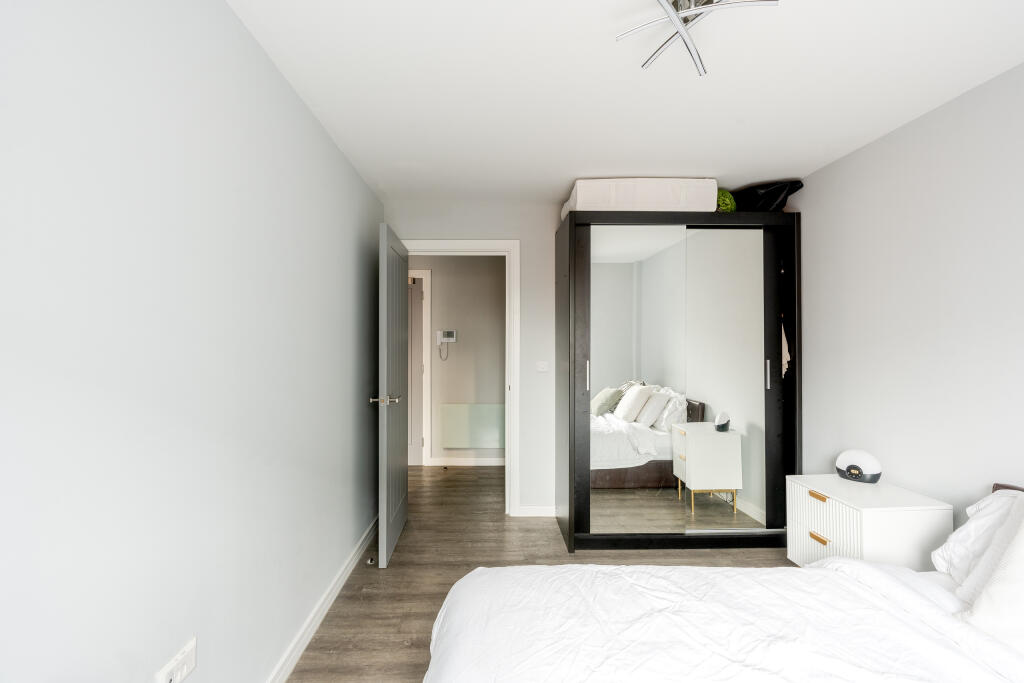 Additional property image - The Piazza, Paintworks, Bristol