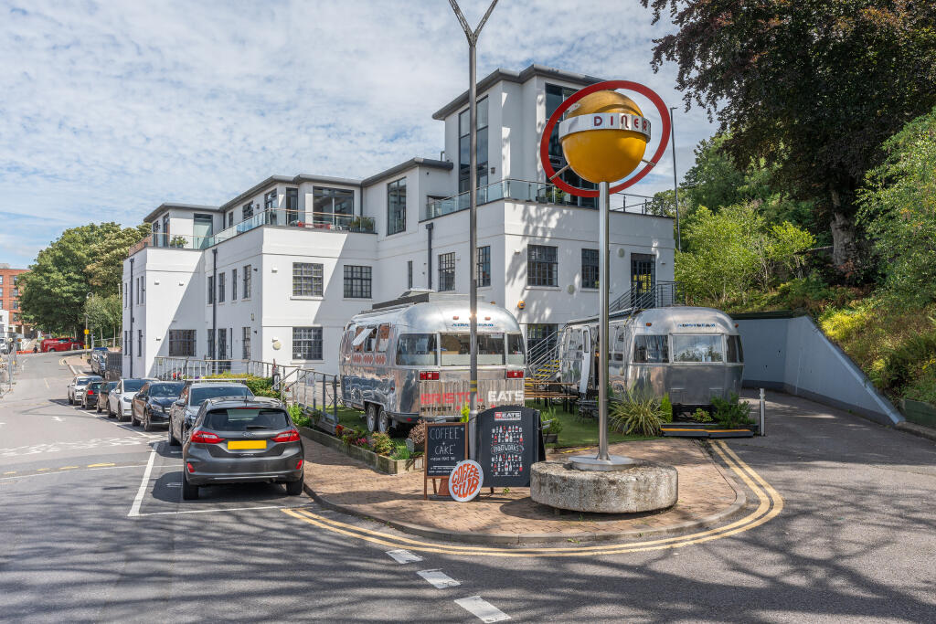 Additional property image - The Piazza, Paintworks, Bristol