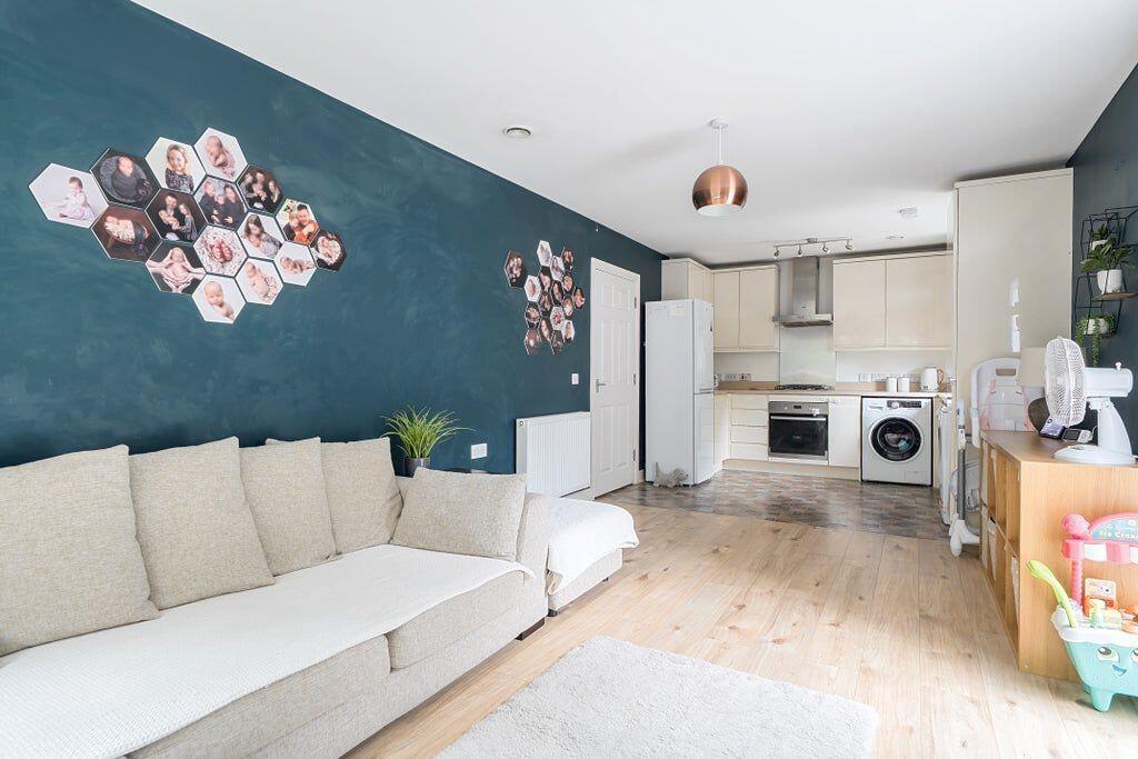 Main image of property: Flat 2, 1 Lynwood Park, Brislington, Bristol
