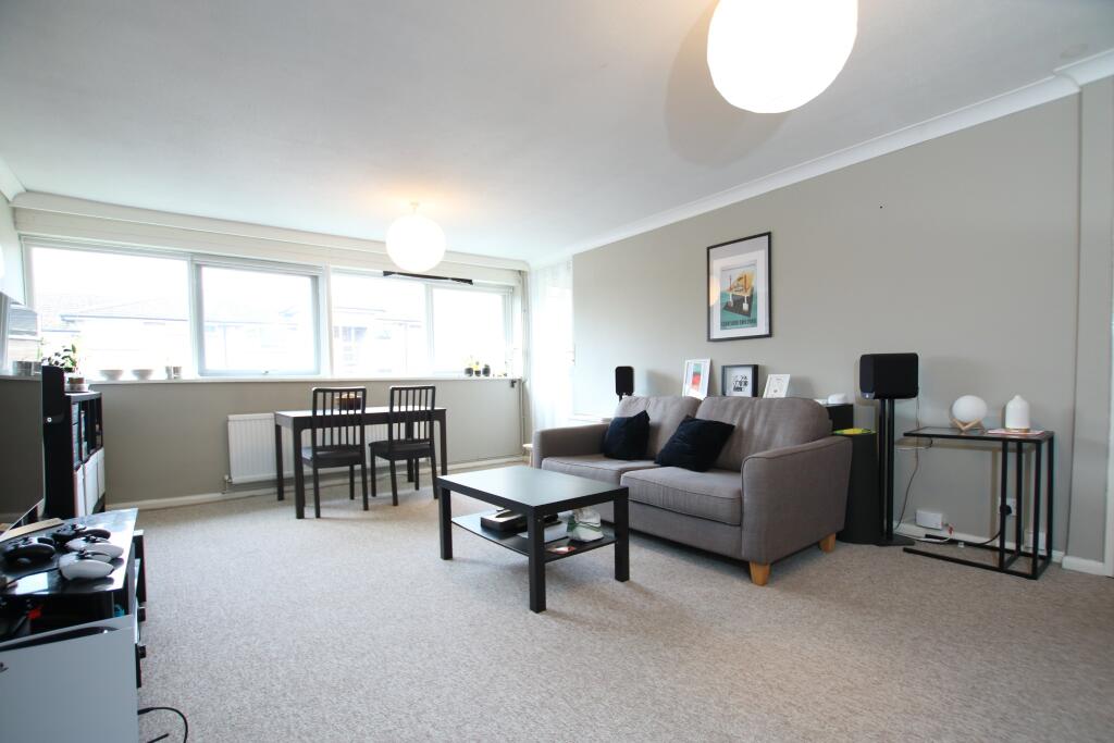 2 bedroom flat for sale in Northlands Drive, Winchester, SO23