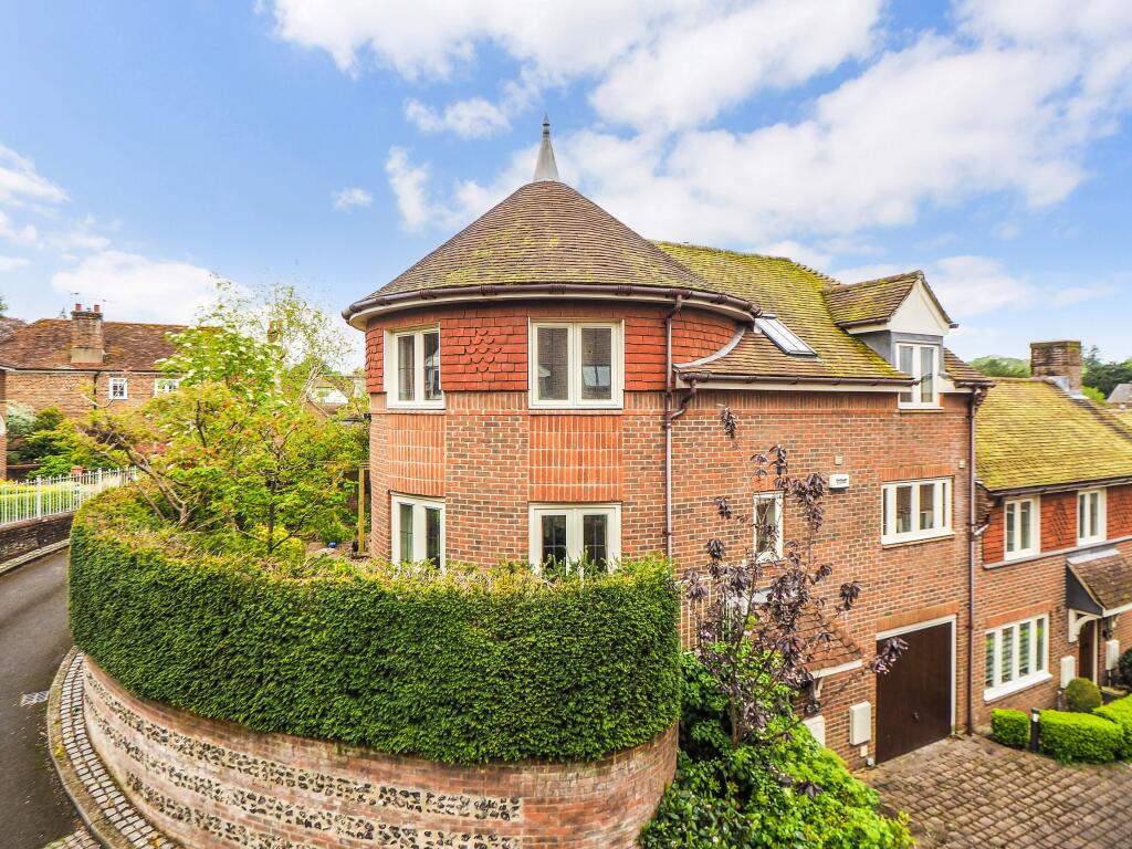 3 bedroom semidetached house for sale in 10 Orchard Dean, Alresford, SO24