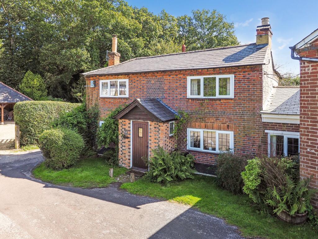 Main image of property: 19 Chapel Lane, Otterbourne, Winchester