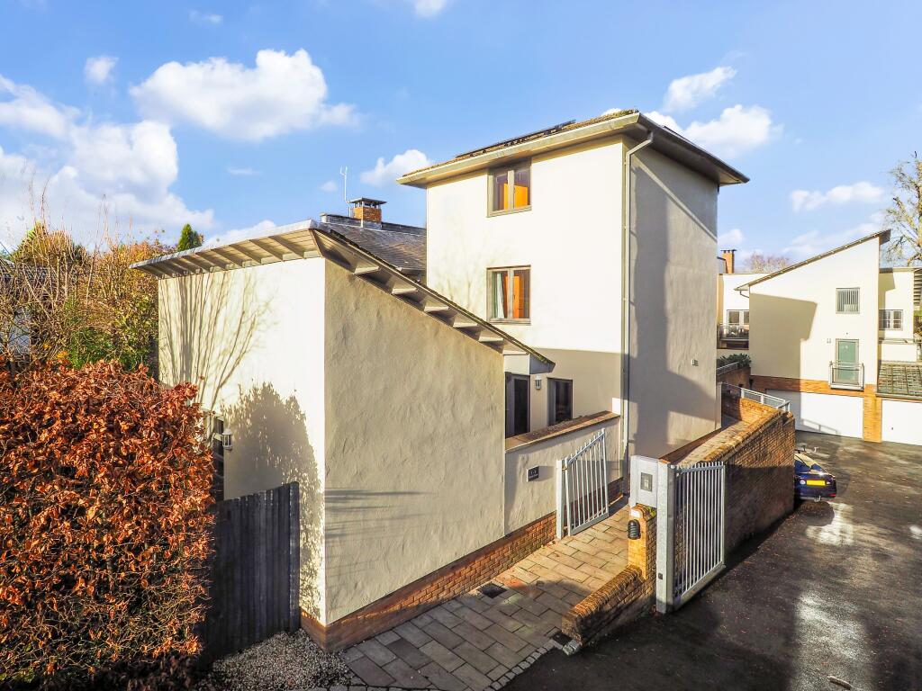 Main image of property: Teg Down